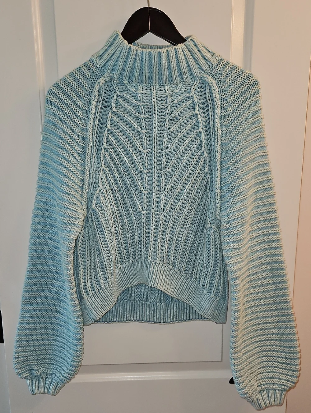 Free People Light Blue “Sweetheart” Cropped Sweater, M, Coastal, Balloon Sleeve - Picture 3 of 11